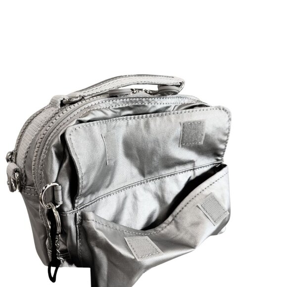 brand new reduced Kipling CANDY Handbag convertible to backpack silver metallic - Picture 8 of 11